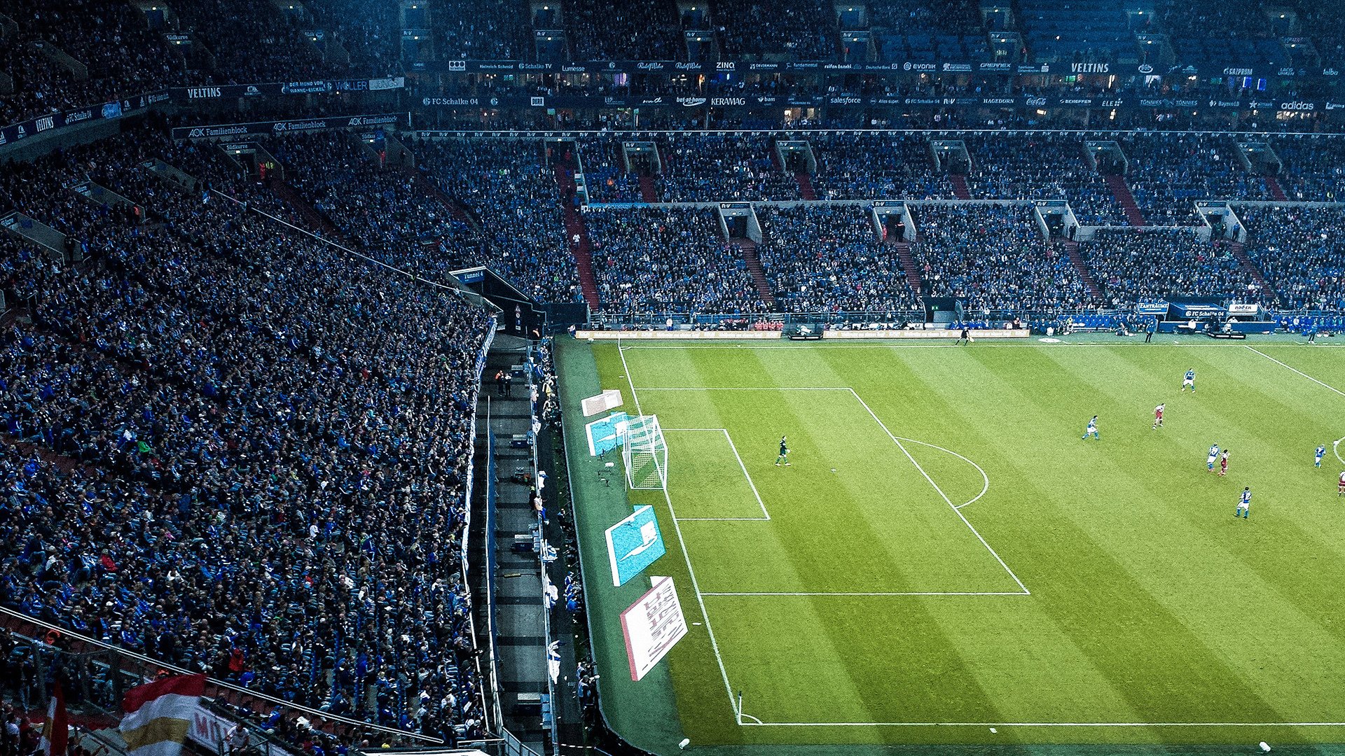 英超争冠焦点：曼联逆转取胜，榜首争夺激烈！，本轮英超曼联