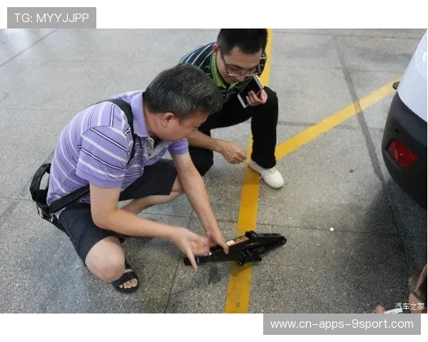 维修站工作人员在极速换胎过程中的团队协作训练（227 ）